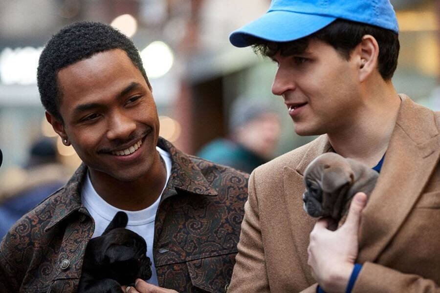 Jonah Hill, Vampire Weekend’in Yeni Video Klibi Sunflower’da New York’u Tepetaklak Ediyor