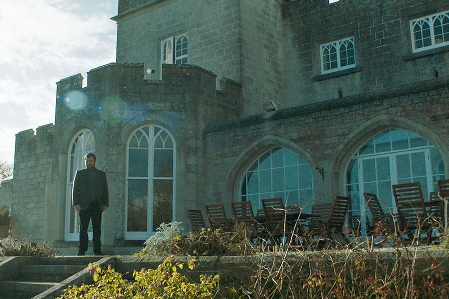 Yeni Yılın Kutlu Olsun, Colin Burstead – Happy New Year, Colin Burstead