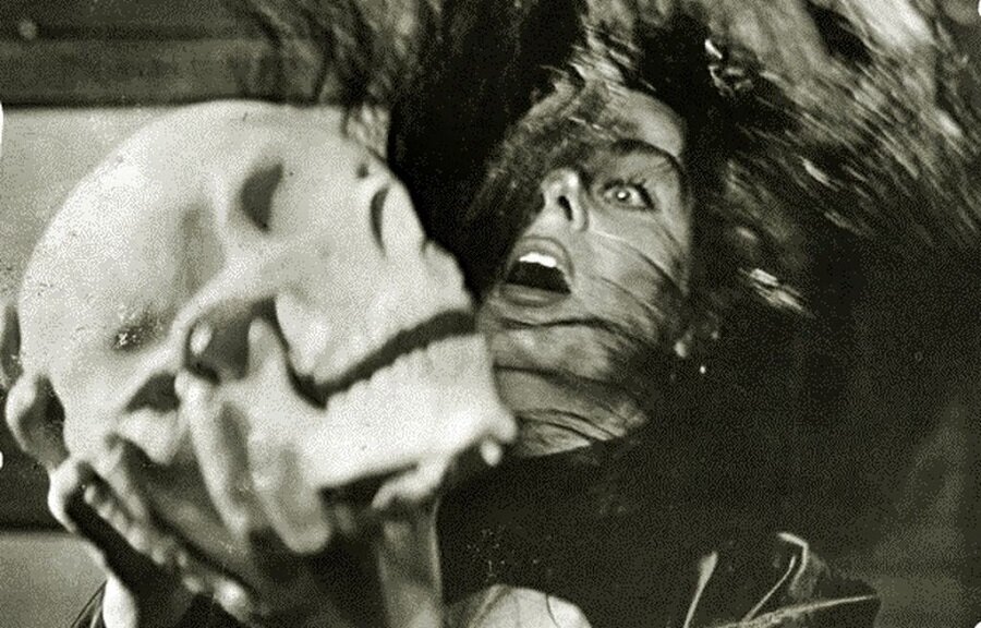 Kadın Hamlet (İntikam Meleği)