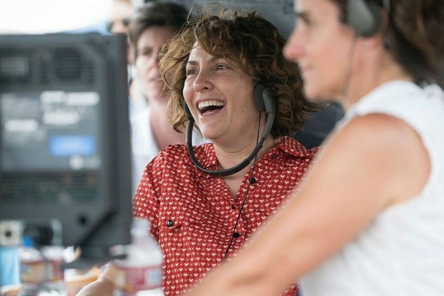 Transparent Dizisinin Yaratıcısı Jill Soloway, Sally Ride Biyografisini Yönetecek