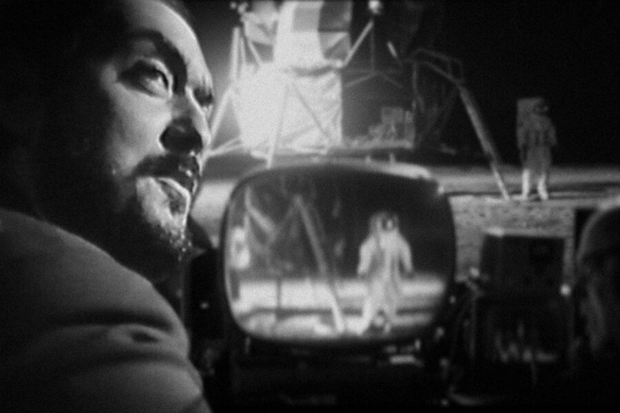 Moon Shining: Stanley Kubrick’in Ay’a İnişi Çektiği Alternatif Evrene Yolculuk