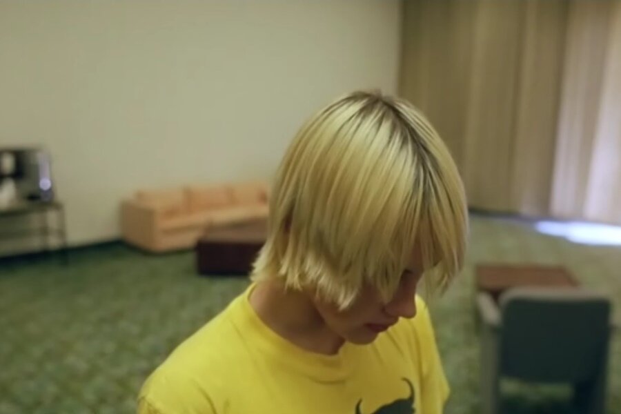 Elephant: Gerçekçi ve Sıradışı Bir Anlatı