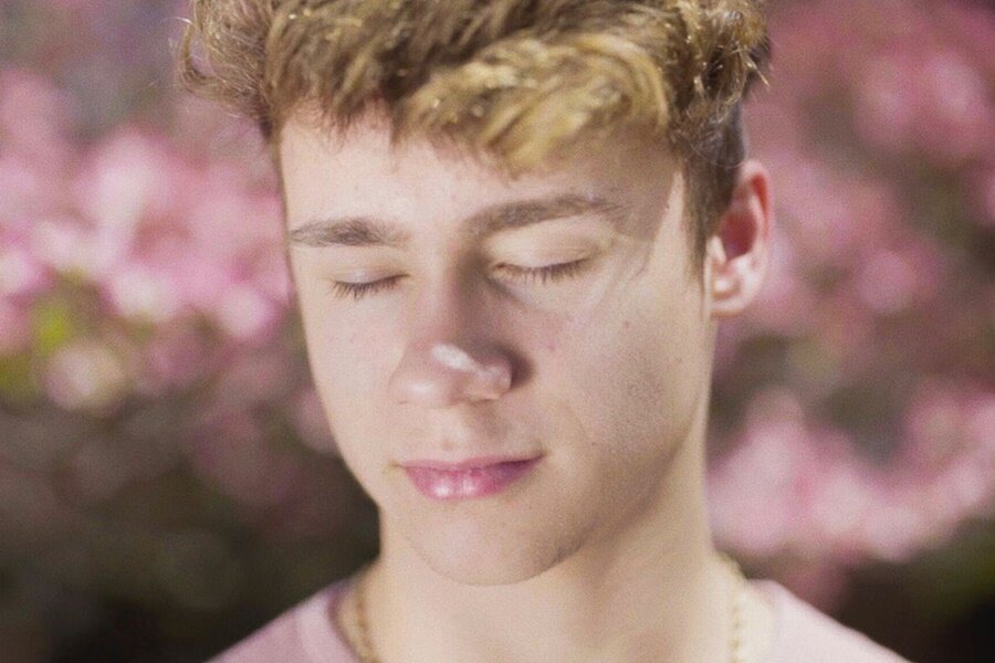 Sundance Film Festivali’nden Ödülle Dönen Jawline’dan Fragman Yayınlandı