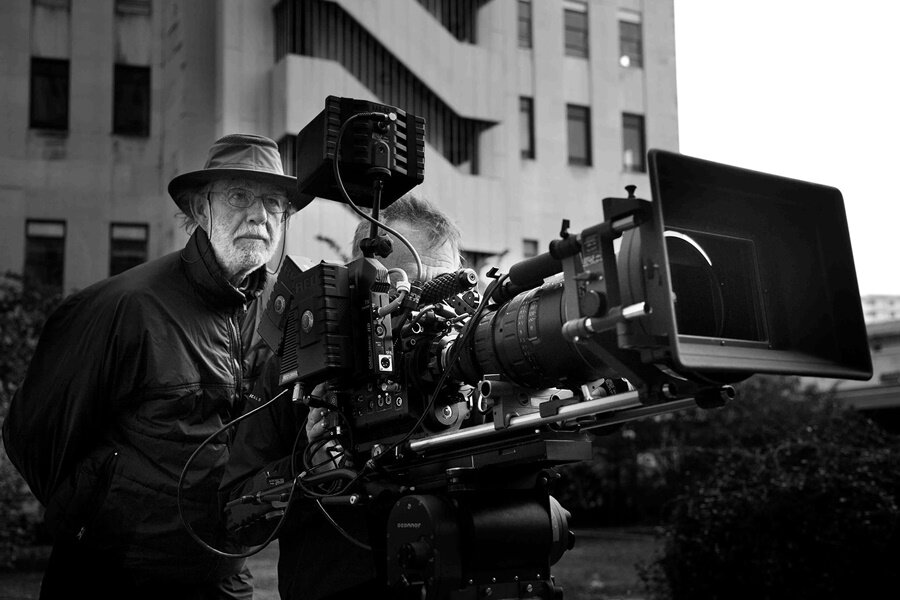 Birlikte Qatsi Üçlemesi’ne İmza Atan Godfrey Reggio ve Philip Glass Yeni Bir Proje İçin Bir Araya Geliyor