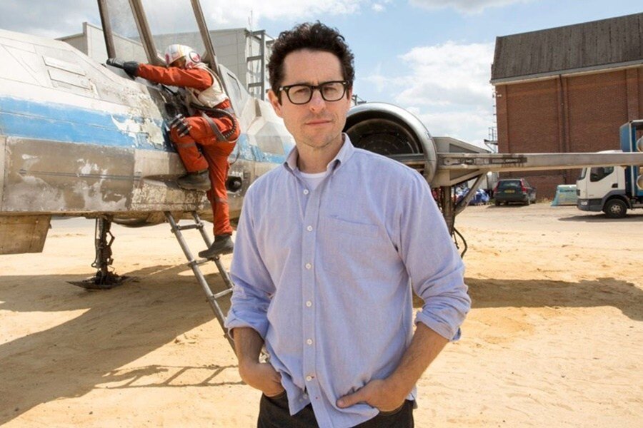 J.J. Abrams HBO Max İçin Üç Yeni Dizi Hazırlıyor: Justice League Dark, Overlook ve Duster