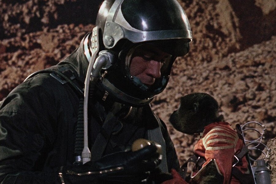 Kaynak Aldığı Romana Yeni Açılımlar Getiren 6 Robinson Crusoe Uyarlaması