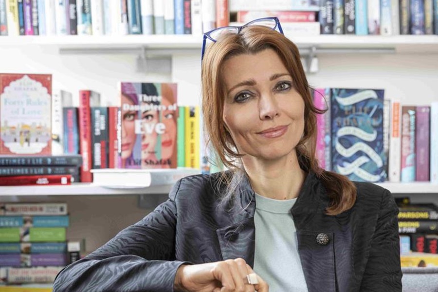 Netflix Elif Şafak’ın Aşk Adlı Kitabının Haklarını Satın Aldı