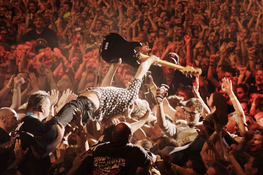 İnsan Bir Defa Yaşar: Die Toten Hosen Turnede, Bugün Yönetmeninin de Katılımıyla İstanbul Modern Sinema’da