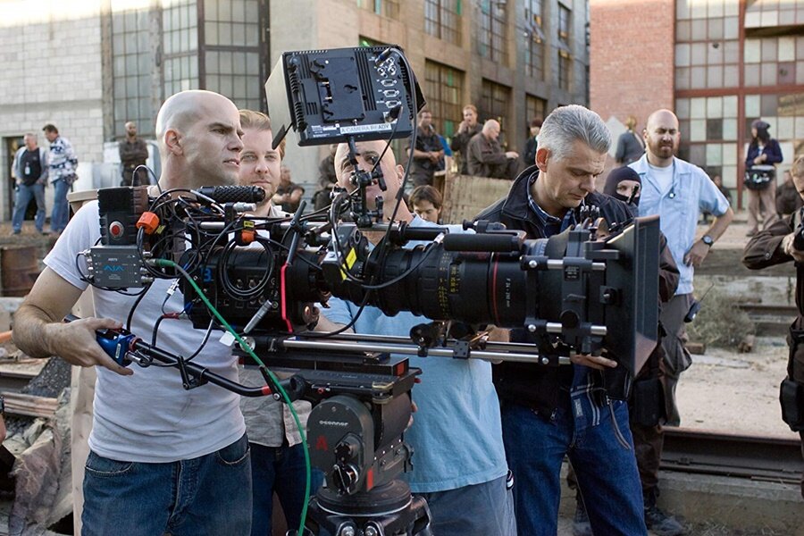 Komplo Teorilerinin Yaygın Hâle Gelmesinde Büyük Rol Oynayan The Illuminatus! Üçlemesi Diziye Uyarlanıyor