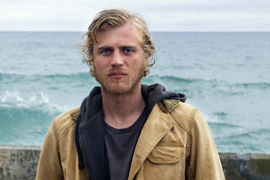 Steven Zaillian’ın Yazıp Yöneteceği Ripley Dizisinin Başrollerinde Andrew Scott’a Johnny Flynn Eşlik Edecek