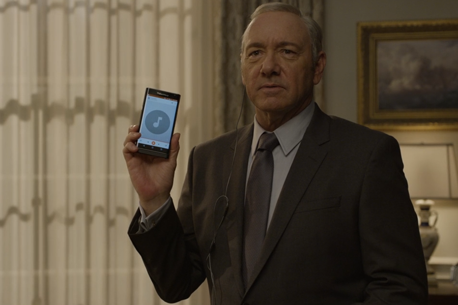 Apple, Filmlerde Kötü Karakterlerin iPhone Kullanmasına İzin Vermiyor