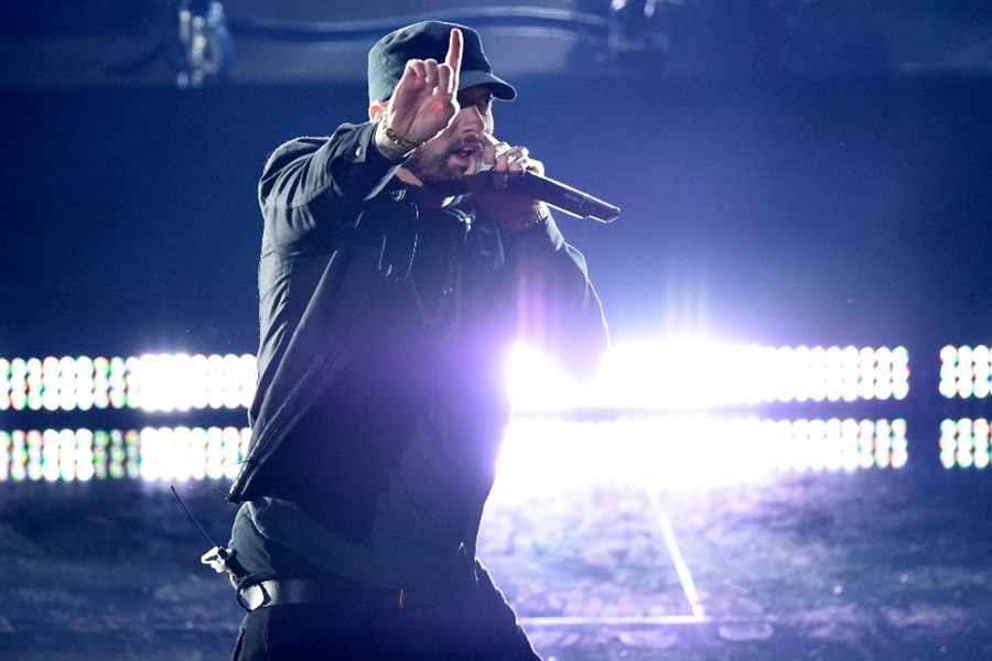 Eminem, Oscar Ödüllü Şarkısı Lose Yourself’i 17 Yıl Gecikmeli de Olsa Oscar Ödül Töreni’nde Seslendirdi