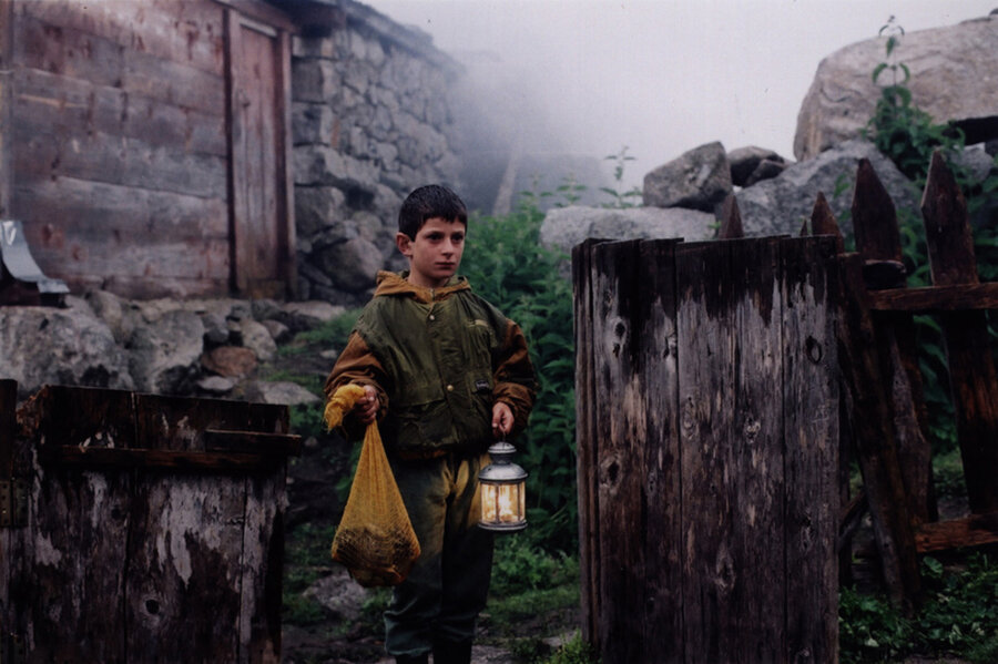 Bulutları Beklerken: Bağışlamak ve Bir Fotoğrafı Tamamlamak
