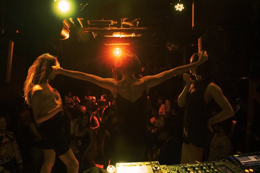 !f Gökkuşağı Partisi: Zoom’da Parti, Fongogo’da Dayanışma!