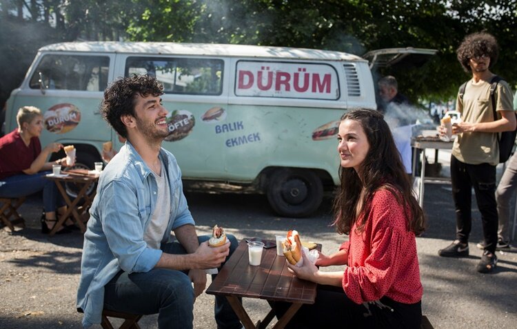 İnsanlar İkiye Ayrılır: Bir 7YÜZ Hikayesi