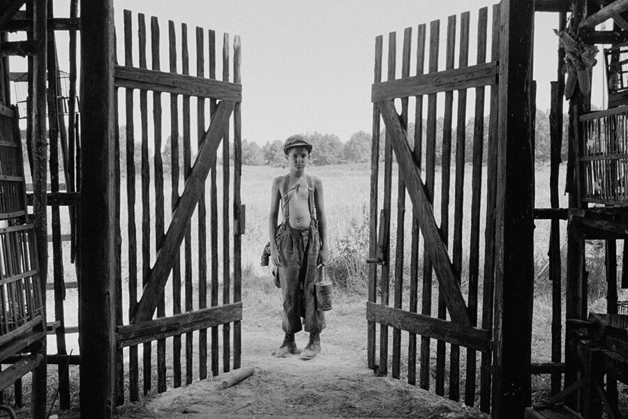 Boyalı Kuş – The Painted Bird