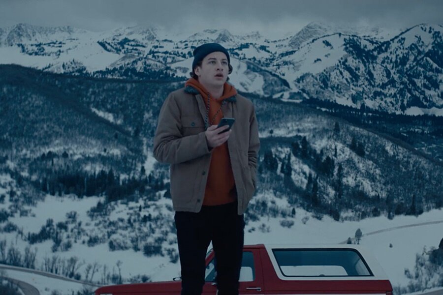 Steven Soderbergh’in Yapımcılığını Üstlendiği Quibi Dizisi Wireless’tan Fragman Yayınlandı