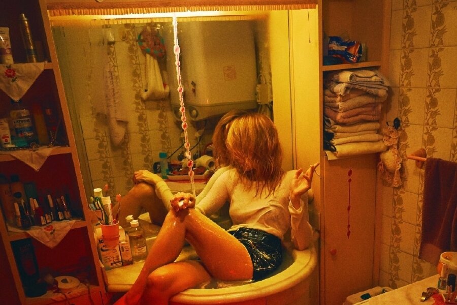 Çıplak BluTV Arşivinden Kaldırıldı