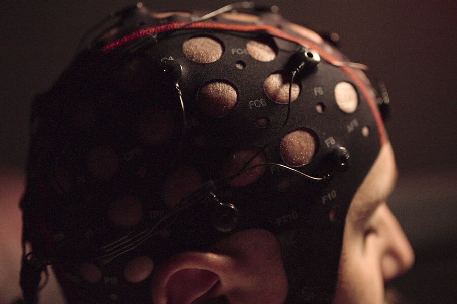 Netflix’in Yeni Belgesel Dizisi Surviving Death’ten Fragman Yayınlandı