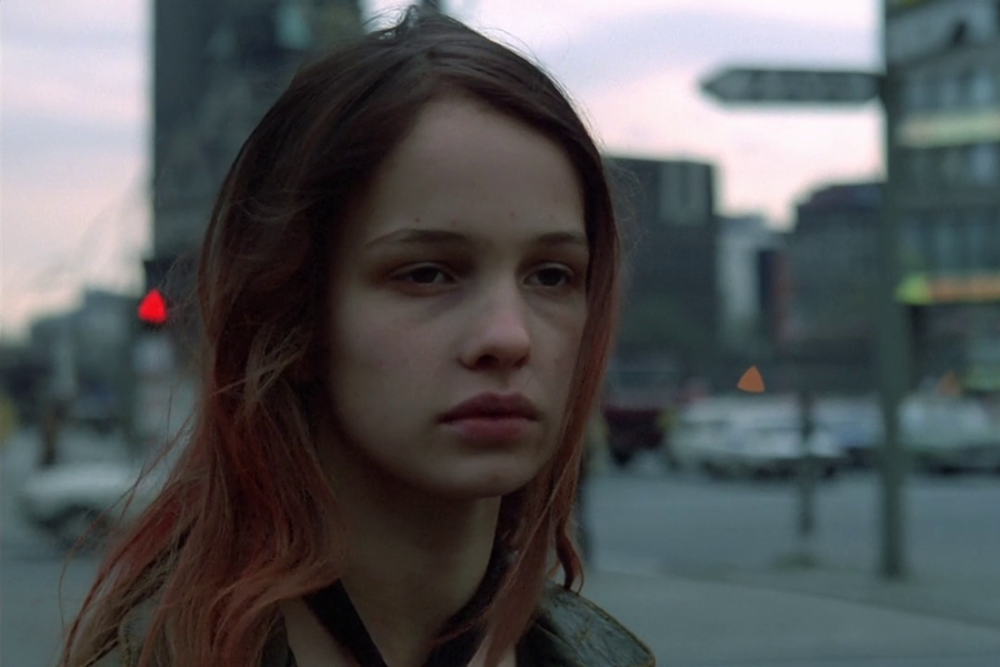 Christiane Felscherinow’un Wir Kinder vom Bahnhof Zoo Eserinden Uyarlanan Christiane F. Dizisi, Bu Hafta Ekrana Gelecek