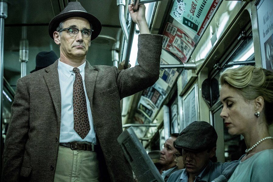 Mark Rylance, Johnny Flynn, Dylan O’Brien ve Zoey Deutch, The Outfit İçin Bir Araya Geliyor