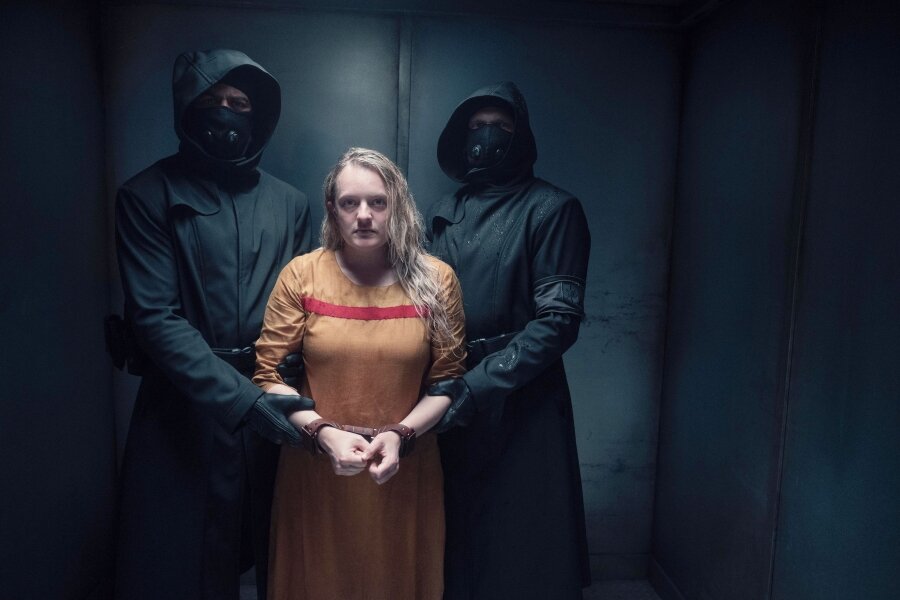 The Handmaid’s Tale 4. Sezon: Yavaşça Silinirken Savaşa Devam Etmek