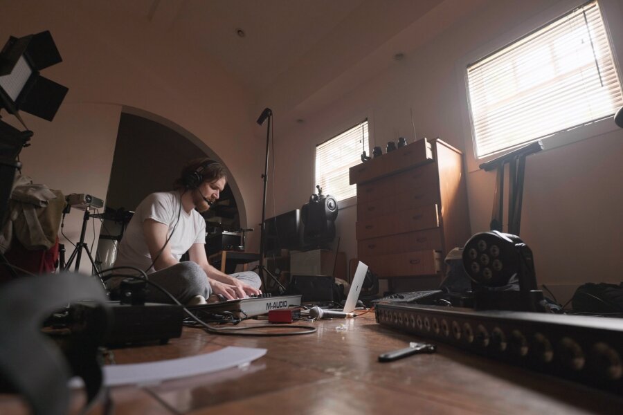 Bo Burnham: Inside Stand-up Gösterisindeki En Dikkat Çekici 10 Detay
