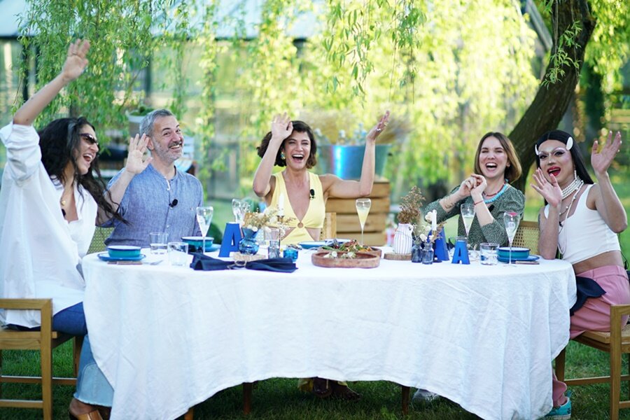 GAİN’den Dikkat Çekici Bir Yapım: Berrak Tüzünataç’la Deli Dolu Masa