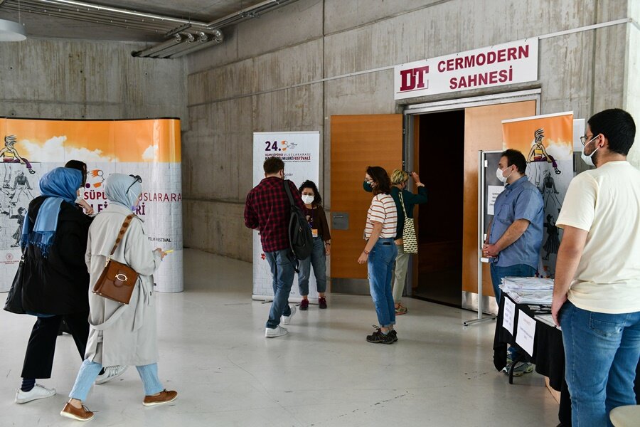 24. Uçan Süpürge Uluslararası Kadın Filmleri Festivali İlk Gününü Geride Bıraktı