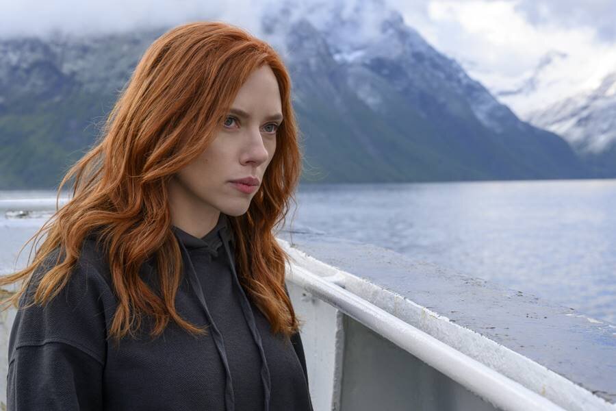 Scarlett Johansson, Black Widow’un Vizyona Girdiği Gün Disney+’ta Yayınlanması Üzerine Kontratının İhlâl Edilmesi Gerekçesiyle Disney’e Dava Açtı