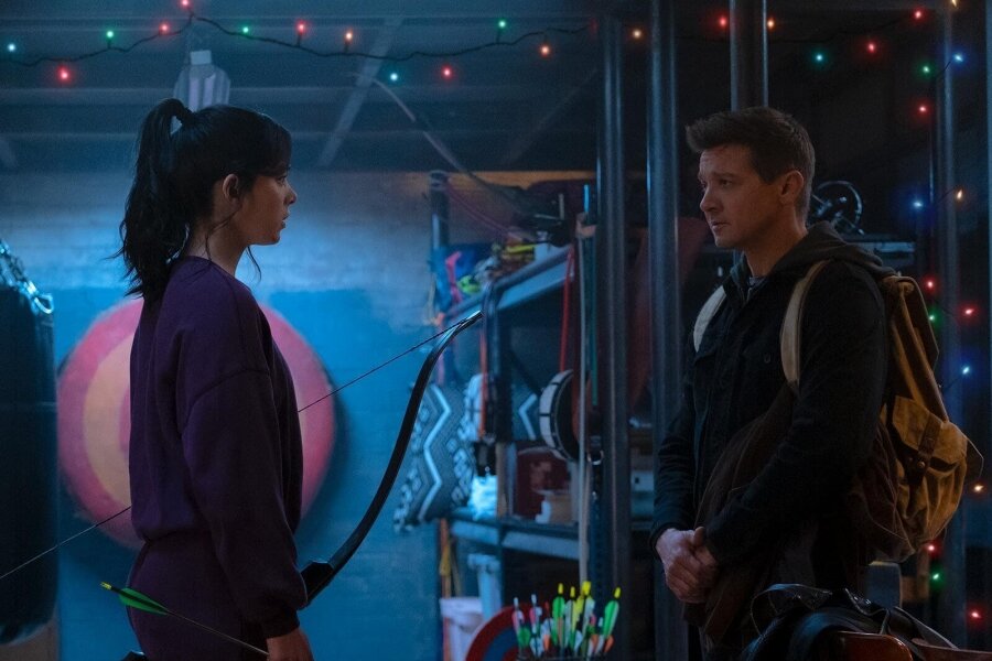 İlk Bakış: Jeremy Runner ve Hailee Steinfeld’lı Hawkeye