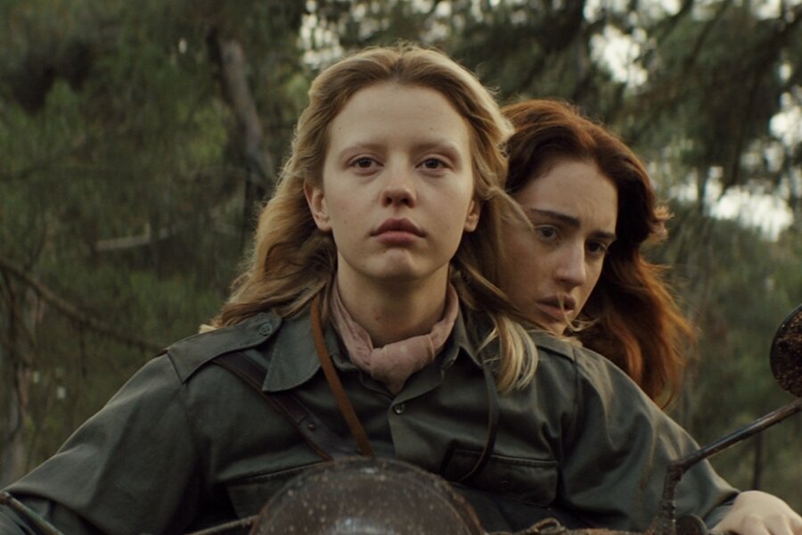 Dünya Prömiyerini 2021 Sundance Film Festivali’nde Gerçekleştiren Mia Goth ve Grace Van Patten’lı Mayday Filminden İlk Fragman Yayınlandı