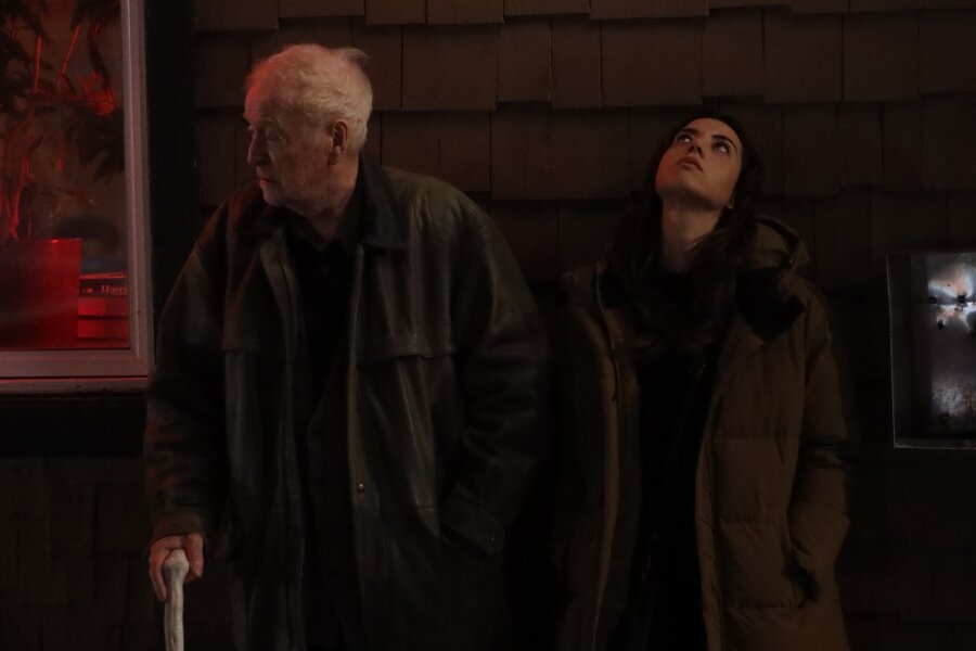 Aubrey Plaza ve Michael Caine’li Best Sellers Filminden İlk Fragman Yayınlandı