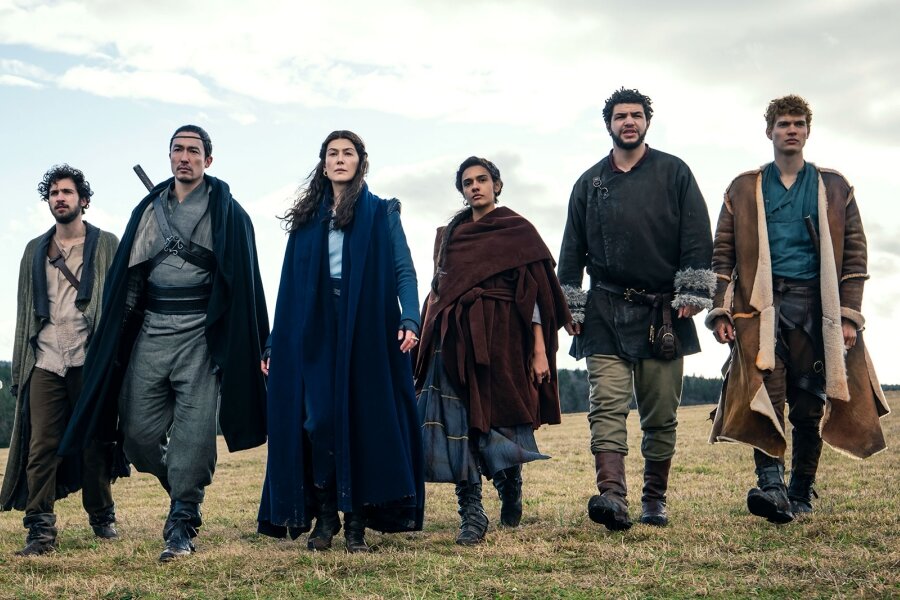 Amazon’un Rosamund Pike’lı The Wheel of Time Dizisinden İlk Fragman Yayınlandı