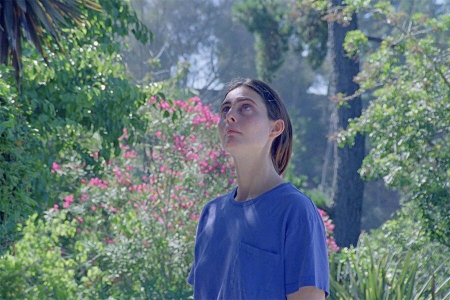 Haftanın Kısa Filmi: Former Cult Member Hears Music For The First Time