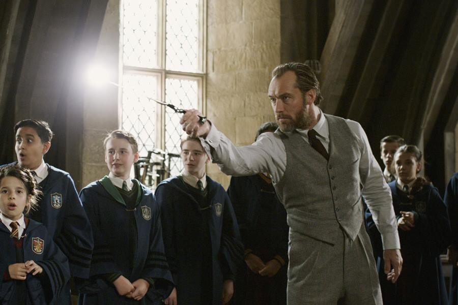 Fantastic Beasts Serisinin Yeni Filminin İsmi Belli Oldu: Fantastic Beasts: The Secrets of Dumbledore