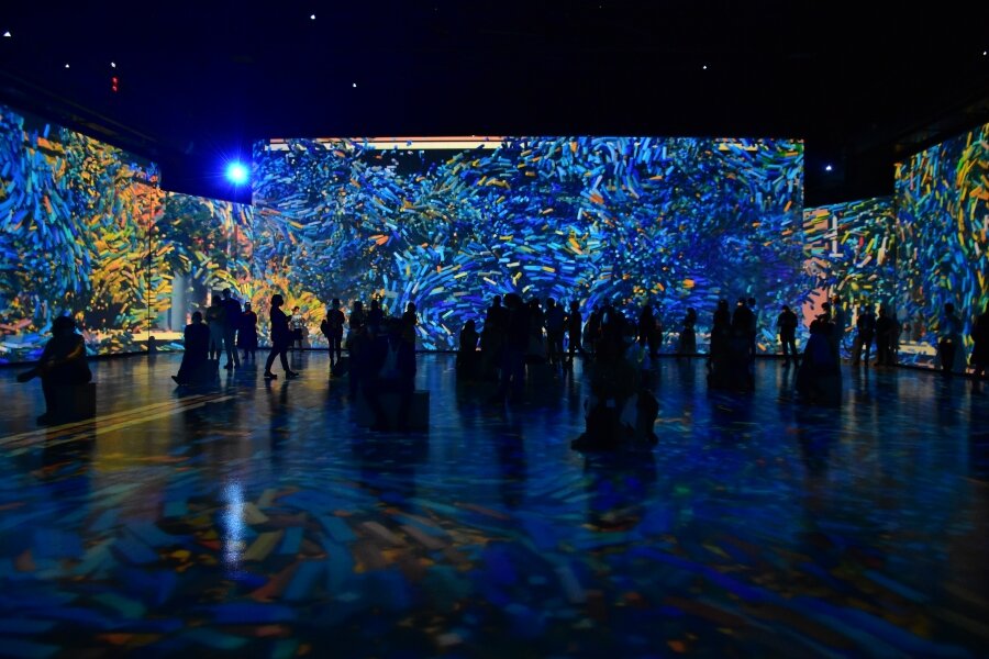 Paribu Ana Sponsorluğunda Yapay Zekâ ve Sanatı Birleştiren Bir Sergi: Parallel Universe by Ouchhh