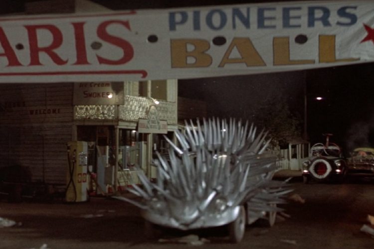 The Cars that Ate Paris - Cadılar Bayramı 2021 - FilmLoverss