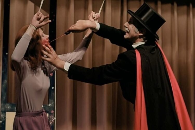 The Wizard of Gore - Cadılar Bayramı 2021 - FilmLoverss