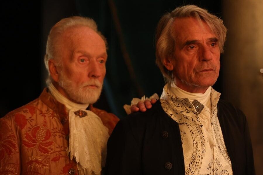 İlk Bakış: Jeremy Irons ve Tobin Bell’in Başrolünde Yer Aldığı Darren Lynn Bousman İmzalı Korku Filmi Cello