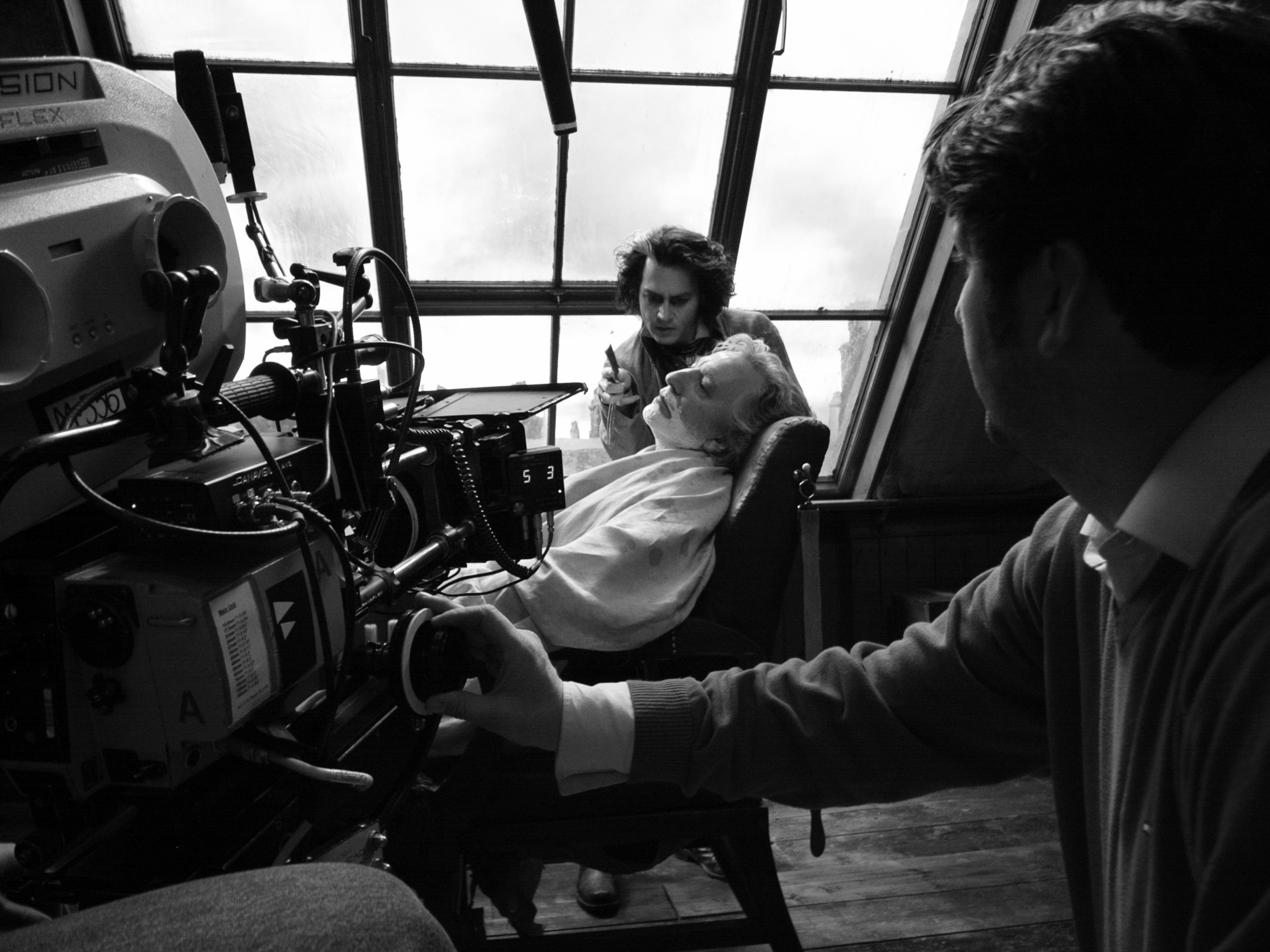 Behind-the-scenes-sweeney-todd-2180706-2560-1920