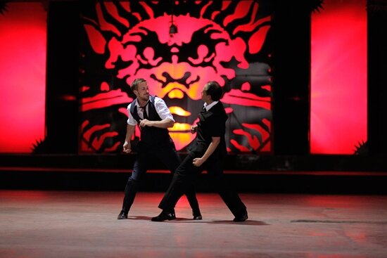 Only-God-Forgives-Ryan-Gosling-Vithaya-Pansringarm-Film-Lovers